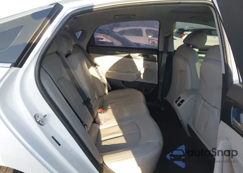 2018 Hyundai Sonata Limited z USA, uszkodzony, nr VIN 5NPE34AF3JH696946